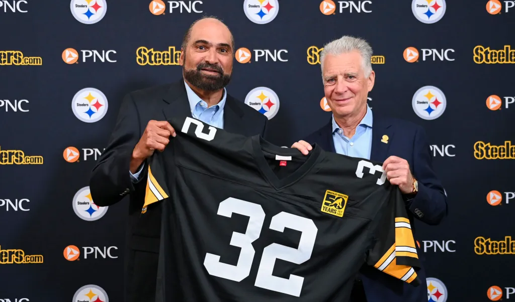 Steelers Stars Pay Tribute to Franco Harris With No. 32 Jerseys