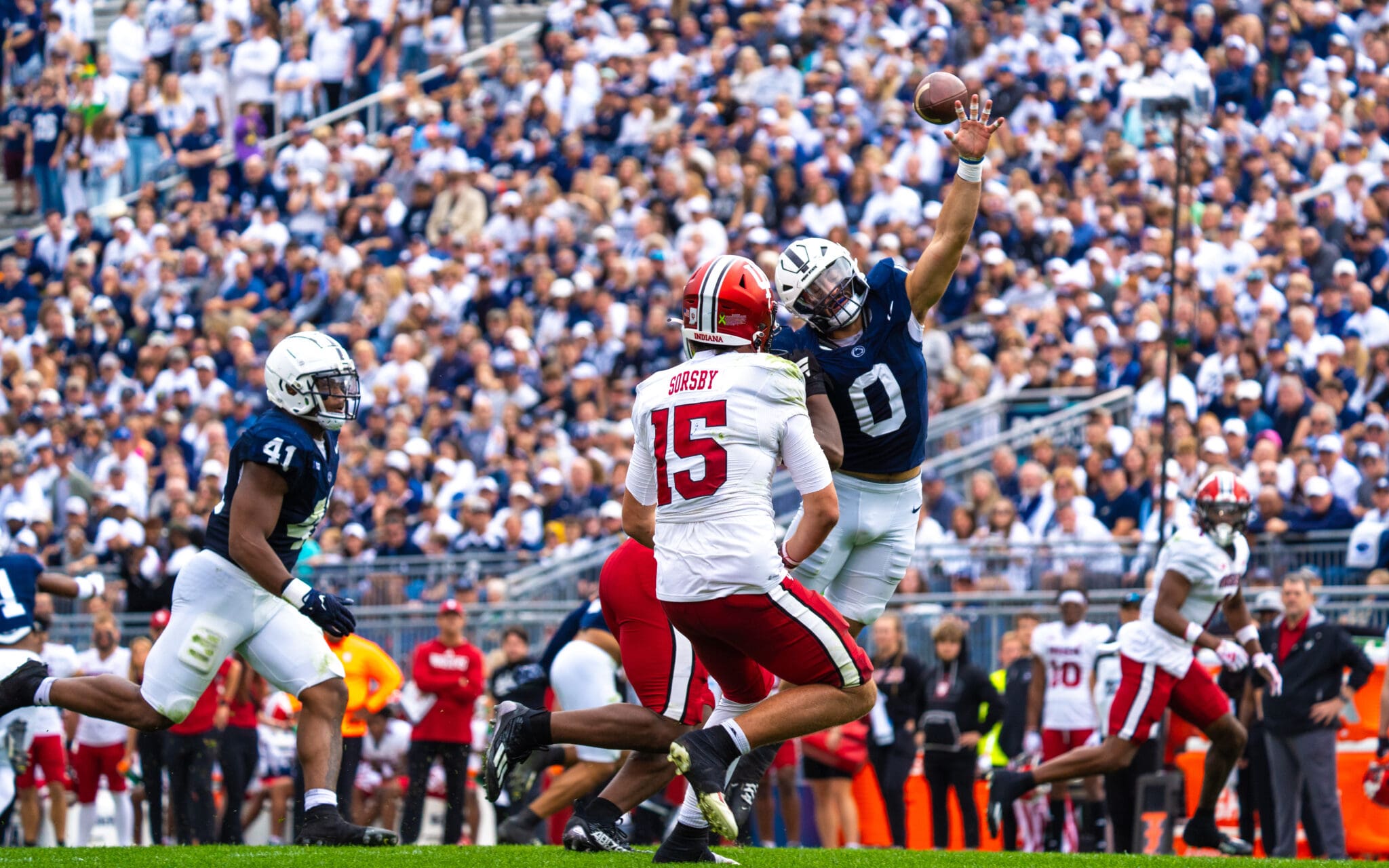 Penn State would be favored in a hypothetical matchup over Indiana per FanDuel Sportsbook.