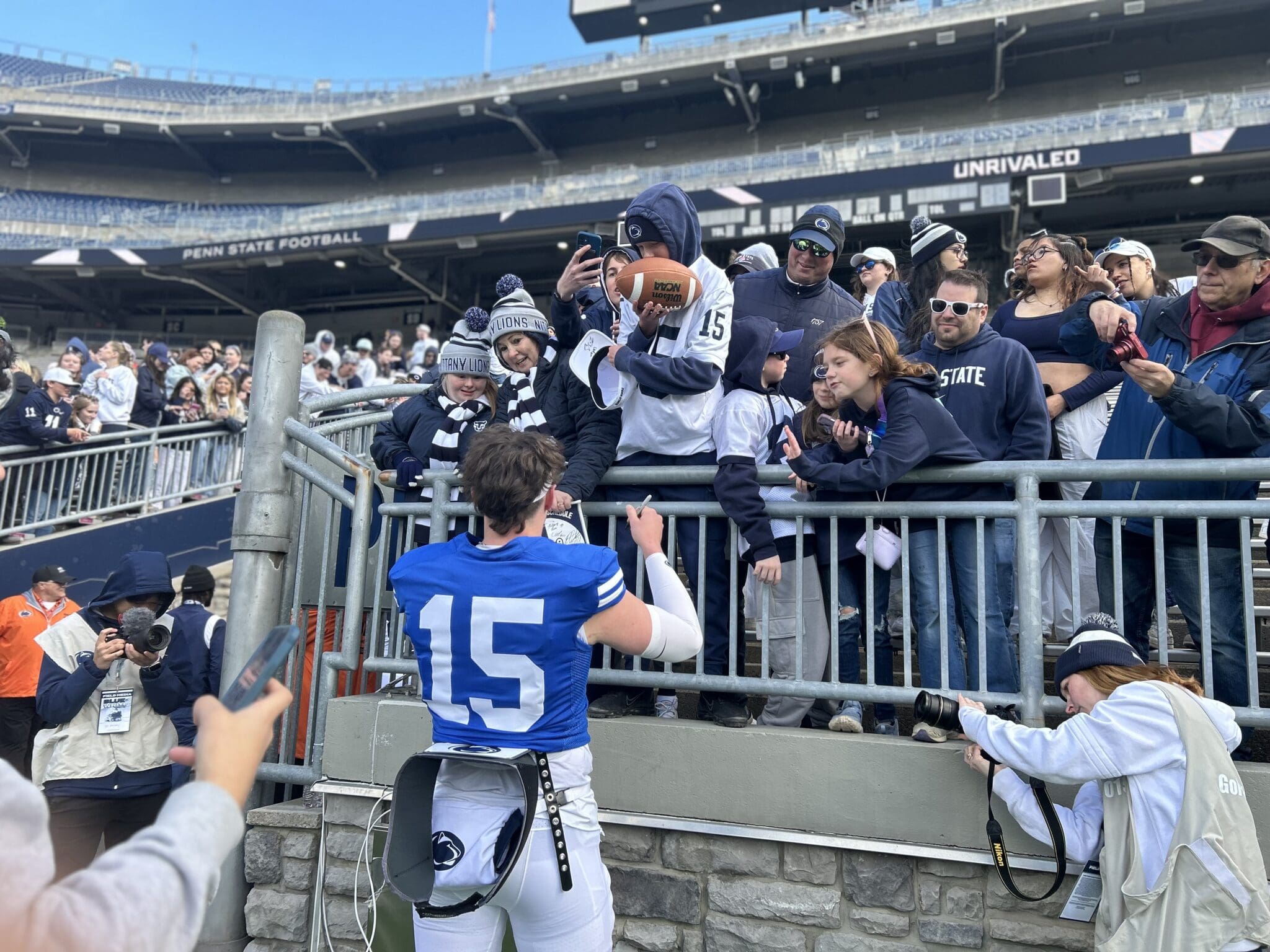 White Defeats Blue 27 0 In 2024 Penn State Blue White Game IMG 0598 2048x1536 